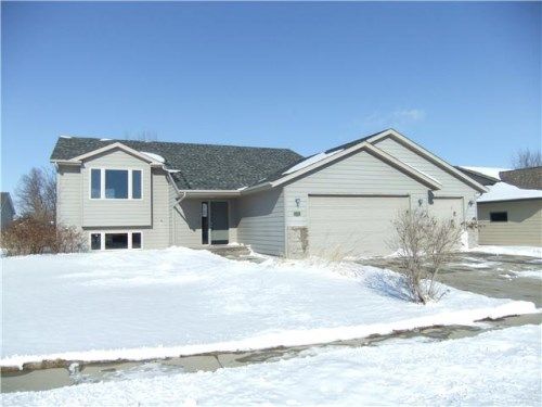 808 E Heatherwood Dr, Brandon, SD 57005