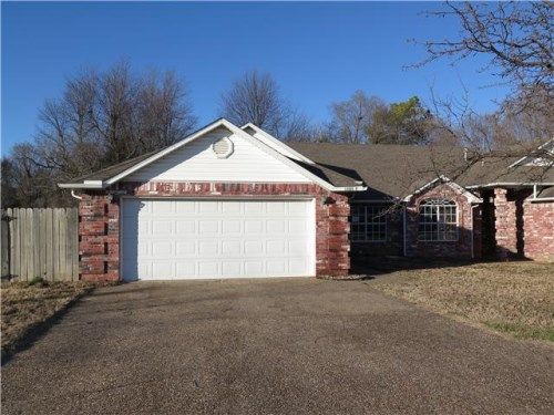 1808b Main Dr, Springdale, AR 72762