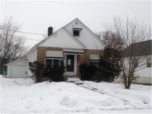 688 Charles Ave, Barberton, OH 44203