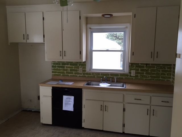 14646 Trenton Rd, Southgate, MI 48195