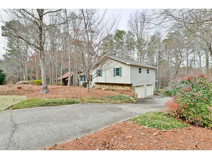 209 Sabrina Court, Woodstock, GA 30188