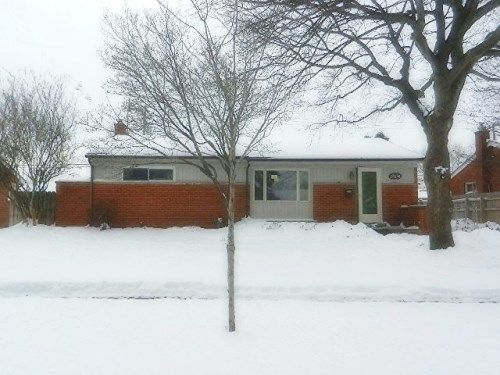 32535 Grinsell Dr, Warren, MI 48092