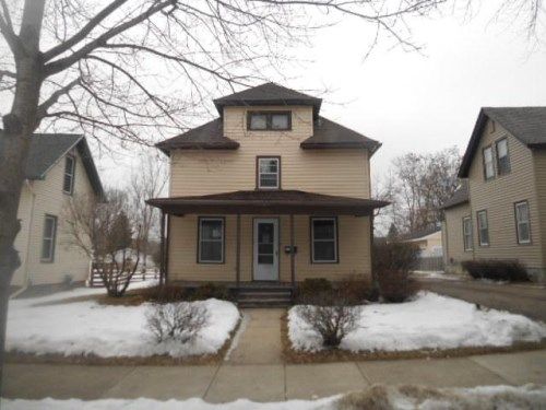 320 E Pearl St, Owatonna, MN 55060