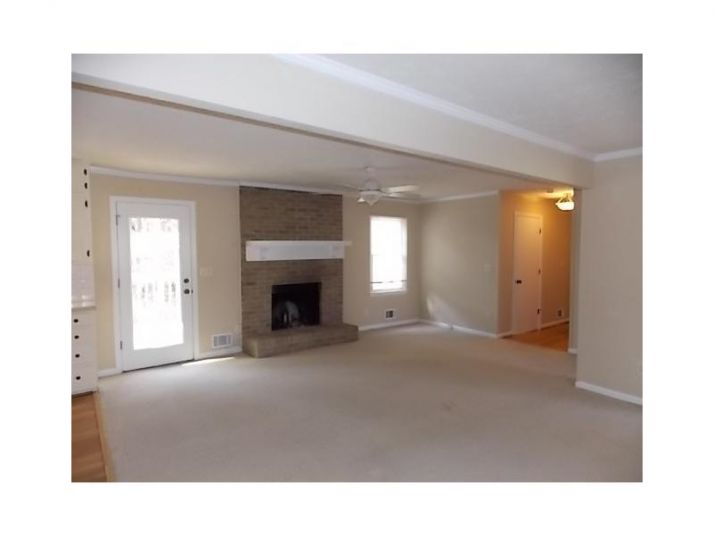 2141 Colonial Oak Way, Stone Mountain, GA 30087