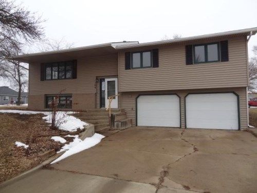 104 W South St, Hartford, SD 57033