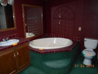 200 Michaelson Ct, Anna, IL 62906