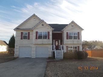425 Armor Dr, Loganville, GA 30052