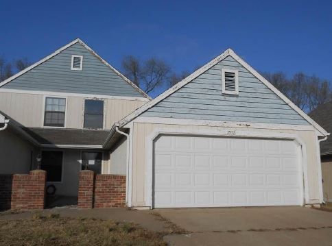 2532 Crestline Ct, Lawrence, KS 66047