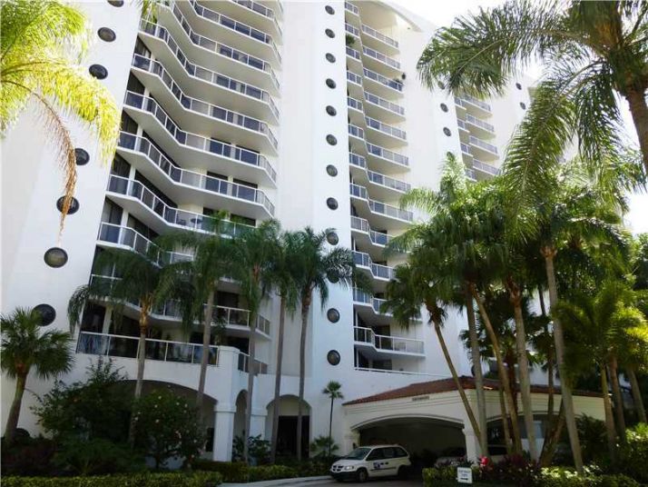 3610 YACHT CLUB DR # 1012, Miami, FL 33180