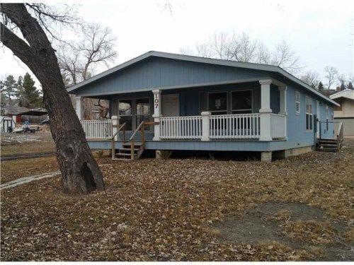 107 W Park St, Newcastle, WY 82701