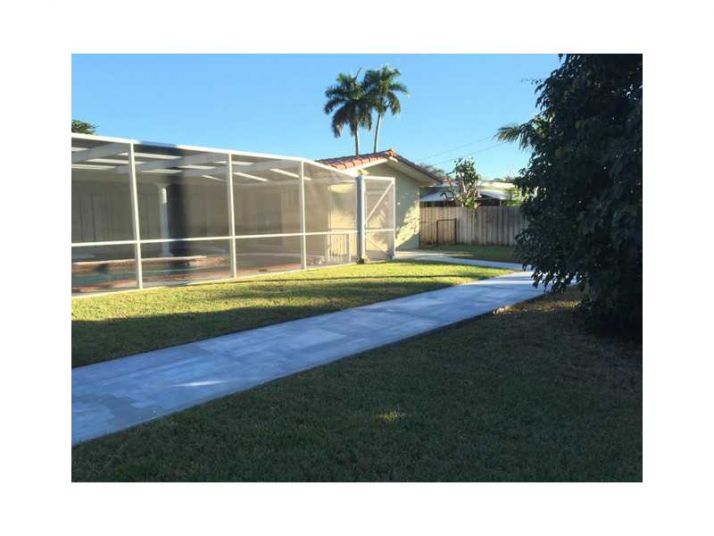 4610 VAN BUREN ST, Hollywood, FL 33021