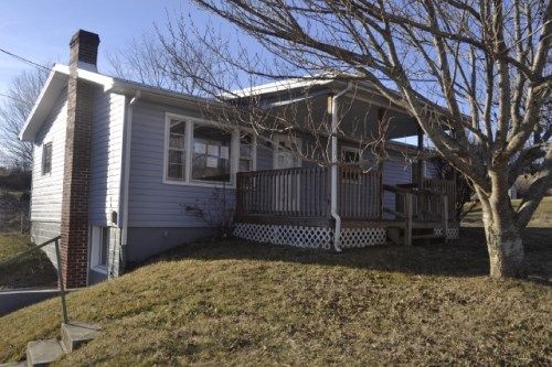 10440 Forest Hill Dr, Glade Spring, VA 24340