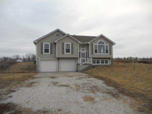 32691 W 146th St, Excelsior Springs, MO 64024