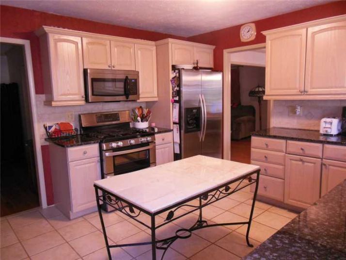 1004 Dixon Drive, Gainesville, GA 30501