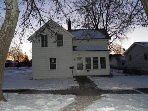 2931 N 2nd St, Clinton, IA 52732