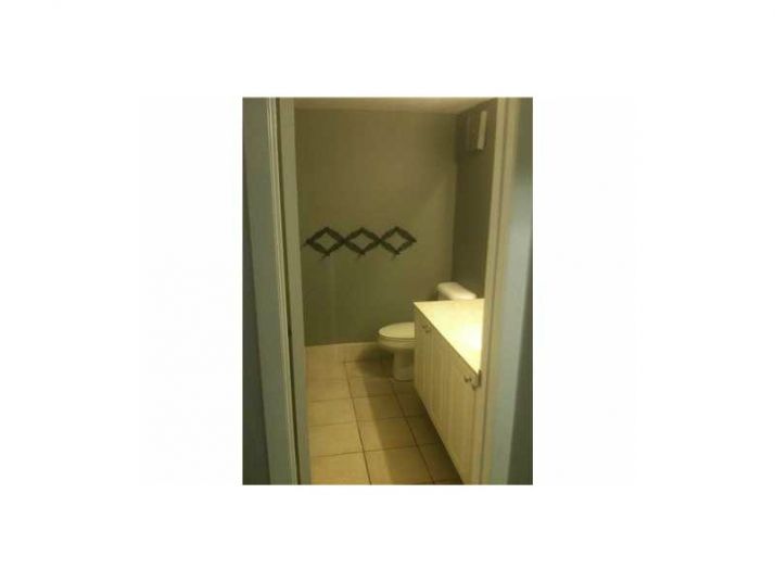 701 N PINE ISLAND RD # 206, Fort Lauderdale, FL 33324