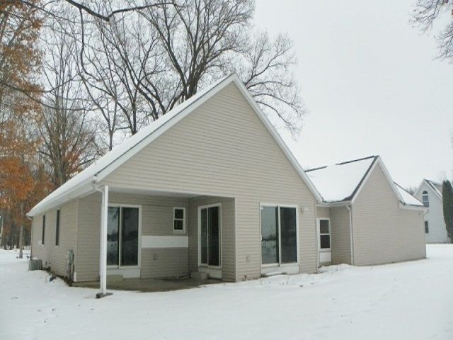 56248 Puma Dr, Three Rivers, MI 49093