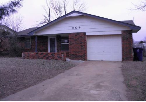 604 Plainview, Waukomis, OK 73773