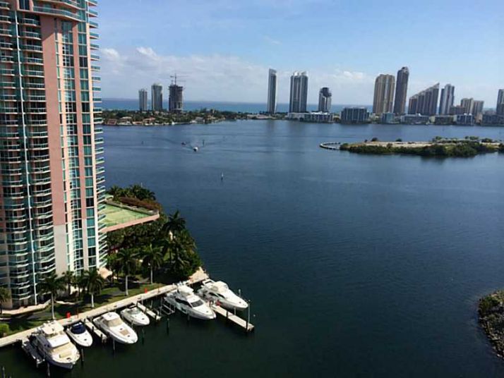 3330 NE 190 ST # 1811, Miami, FL 33180
