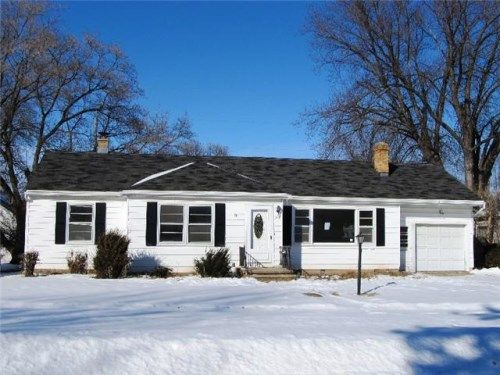 318 W 9th St, Kaukauna, WI 54130