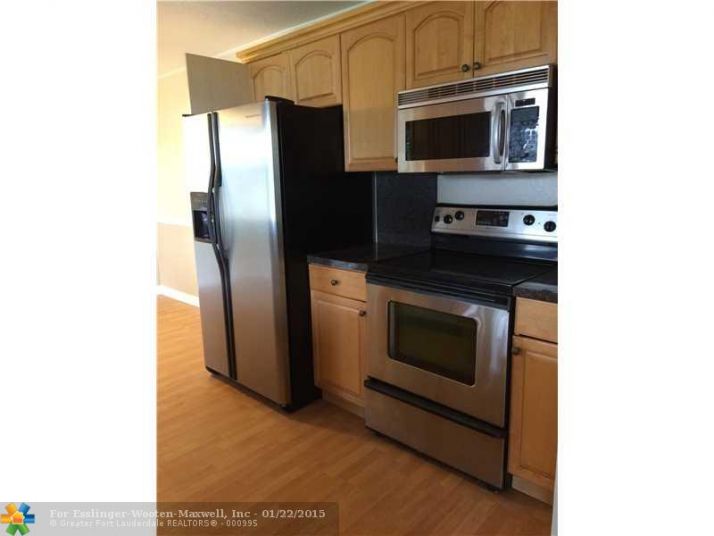 6910 MARGATE BL, Pompano Beach, FL 33063