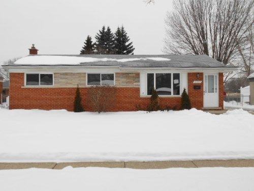 27347 Crestwood Dr, Warren, MI 48088