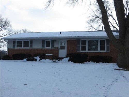 207 Thomas Dr, Marshalltown, IA 50158