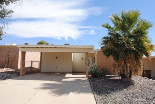 7008 N Village View Dr, Tucson, AZ 85741