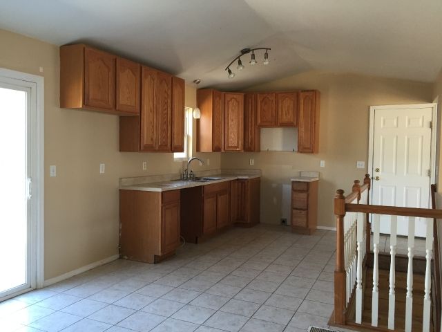 18599 Royal Dr, Warrenton, MO 63383