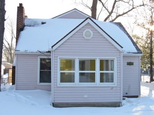 2318 Hartford Ave, Waterford, MI 48327