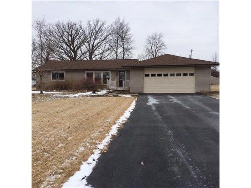 408 Woodlawn Dr, Wapakoneta, OH 45895