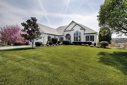 780 Rarity Bay Pkwy, Vonore, TN 37885