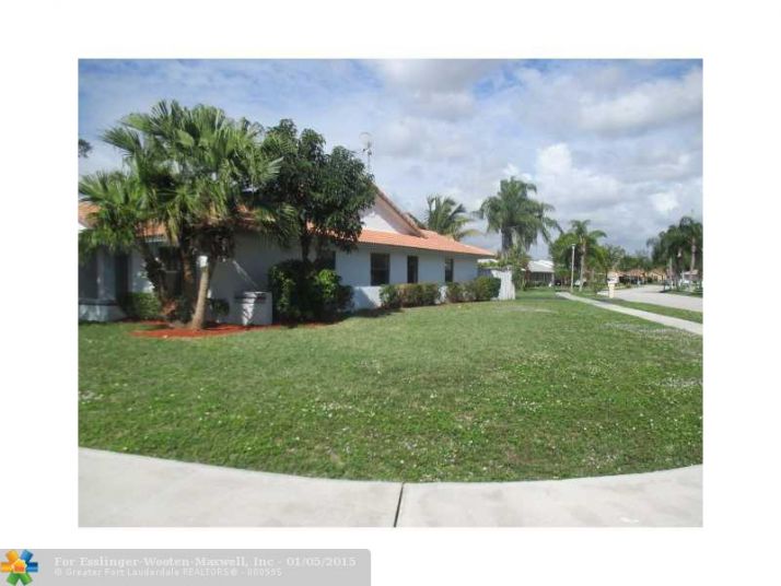 7905 NW 19TH ST, Pompano Beach, FL 33063