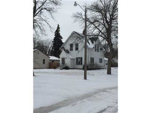 322 6th Ave E, Sisseton, SD 57262