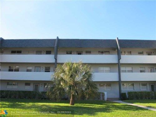 7897 GOLF CIRCLE DR # 303, Pompano Beach, FL 33063