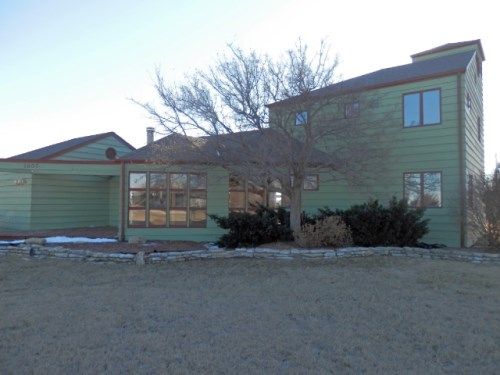 1807 Valley View Dr, Salina, KS 67401