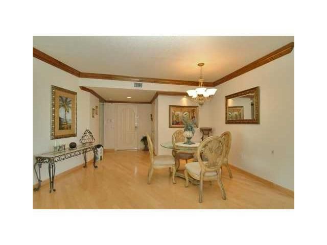 3370 HIDDEN BAY DR # 805, Miami, FL 33180