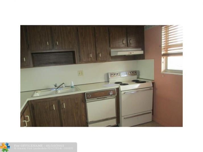 6670 Royal Palm Blvd # 204, Pompano Beach, FL 33063
