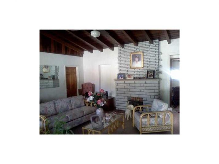 3700 E 8 AV, Hialeah, FL 33013