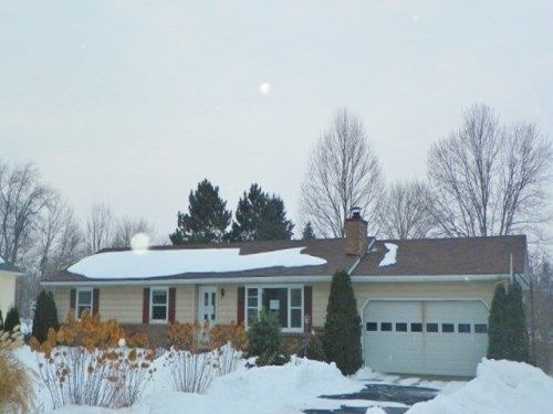 61915 Bayshore Dr, Sturgis, MI 49091