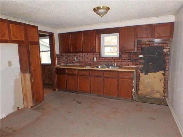 1707 E Oak St, Fort Scott, KS 66701