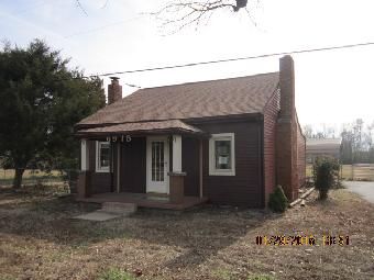 6915 Hickory Road, Petersburg, VA 23803