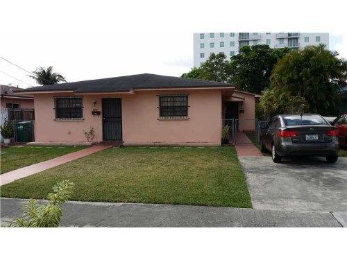10880 SW 6 ST, Miami, FL 33174