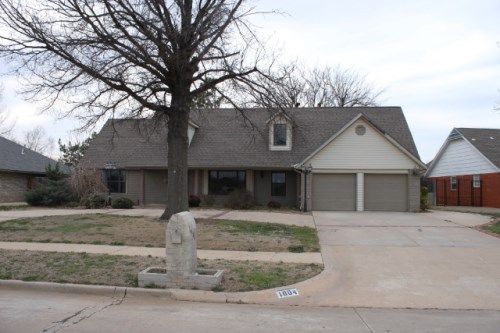 1004 NW Kingswood Rd, Lawton, OK 73505