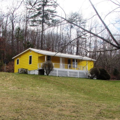 166 Ralph Hughett Lane, Oneida, TN 37841
