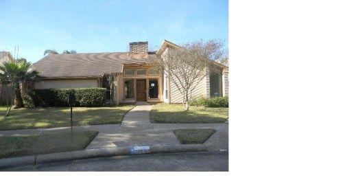 8411 Forestside Ln, Houston, TX 77095