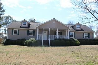 239 Kingsway Dr, Anniston, AL 36207