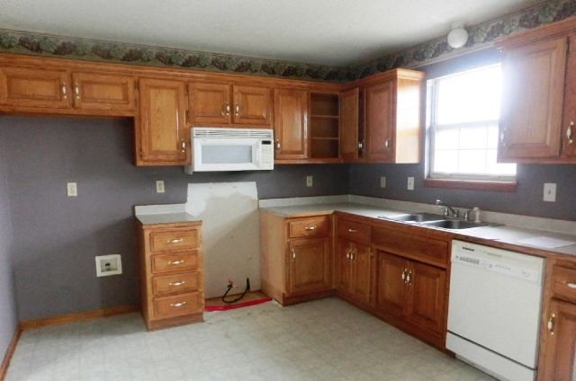 15809 Terry Ave, Belton, MO 64012