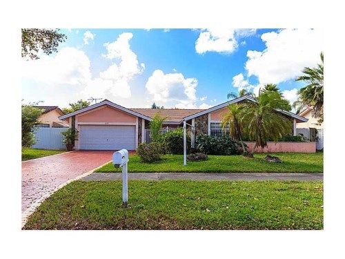 6254 NW 201 LN, Hialeah, FL 33015