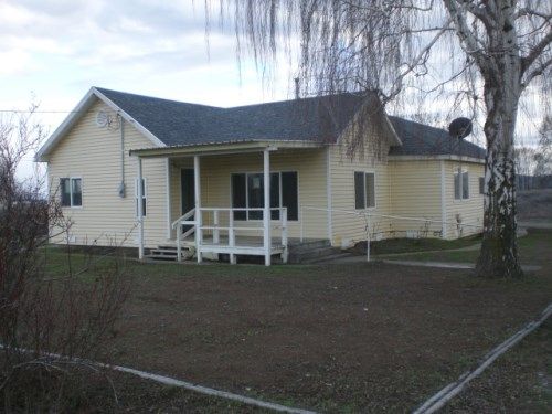 220 Germantown Rd, Toppenish, WA 98948